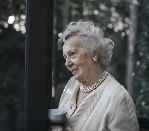 El Oficial De Seguridad