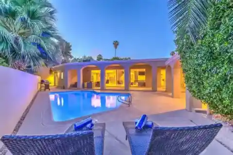 A Serene Hideaway from the Busy City Life